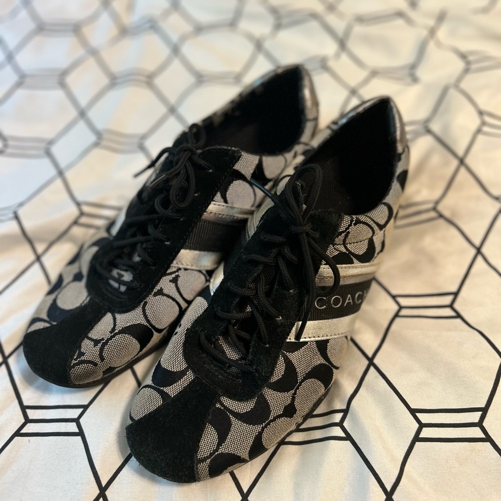 Coach Black & Silver Signature C Logo Jacquard Sneakers – Women’s Size 9